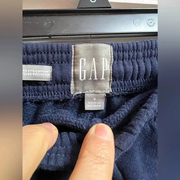 Gap soft jogger pants in perfect condition, worn twice. Size small - Picture 6 of 6